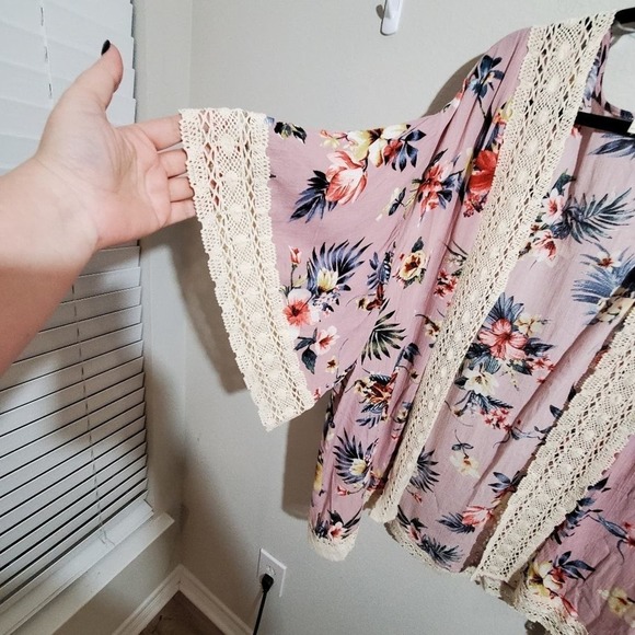 Indigo Rose Tropical Floral Crocheted lace Trim kimono wrap plus 2x - Picture 3 of 7